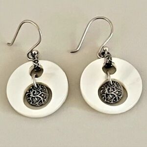 Silpada Sterling Silver Disc Circle MOP Mother of Pearl Scroll Earrings W1843